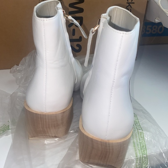 Imagine by Vince Camuto Quiana White Square toe Ankle boots in Size 7.5 MSRP$250 - Picture 7 of 15